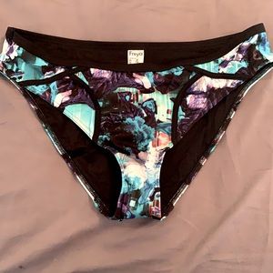 NWT Freya bathing suit bottom size large